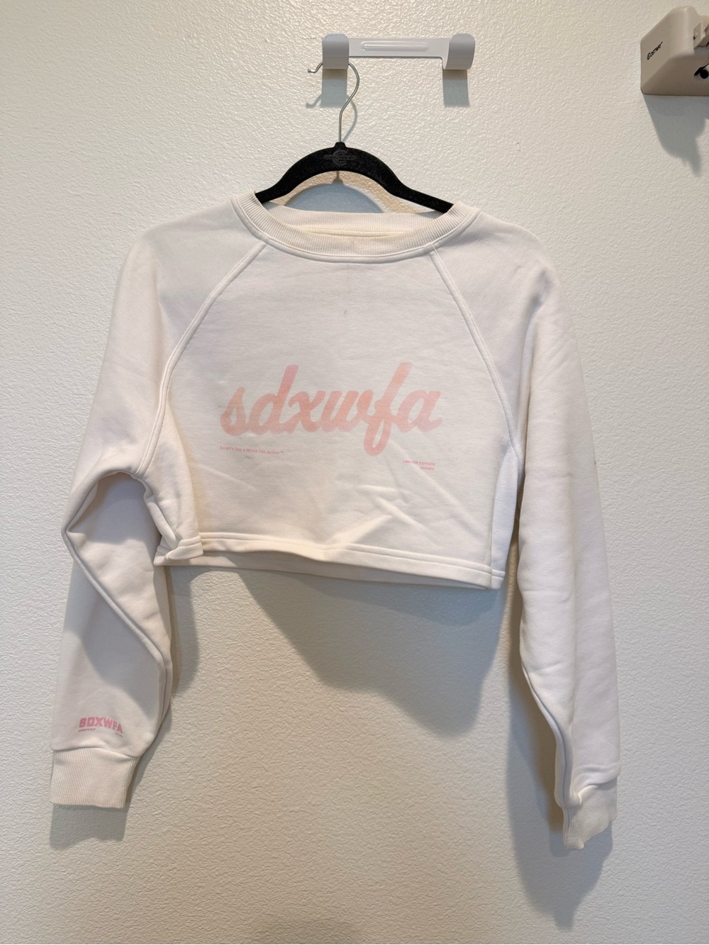 Sarah’s Day x Whitefox white Pullover Sweatshirt and sweat shorts with Pink Logo - Picture 2 of 5